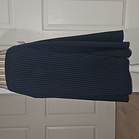 AUGUST 1 EIGHT Women Pin Stripe pattern Circle Asymmetrical cut Size S - Picture 2 of 16